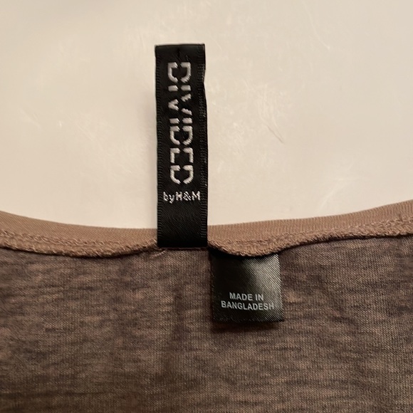 DIVIDED (by H&M) stripes dress or tunic, size 6. Colors tan and black. Stretchy - Picture 14 of 15